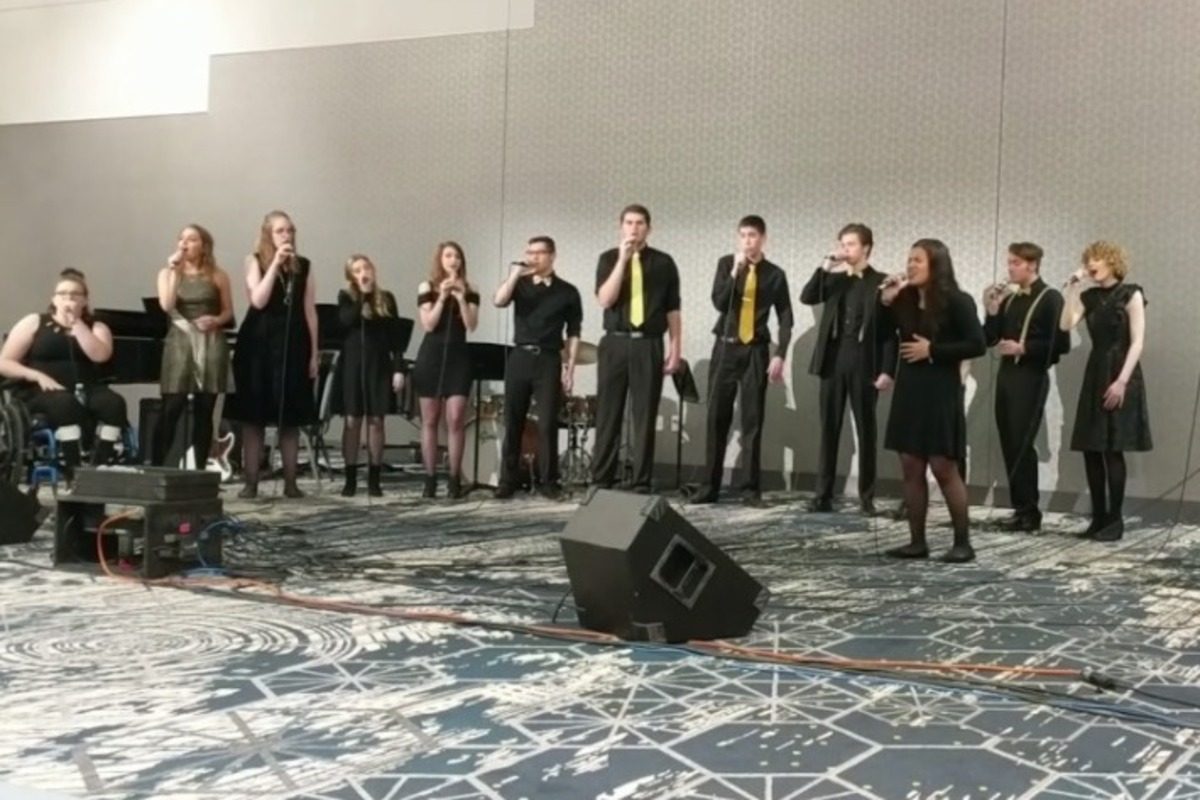 One of the many DCCHS vocal groups performs at a local venue.